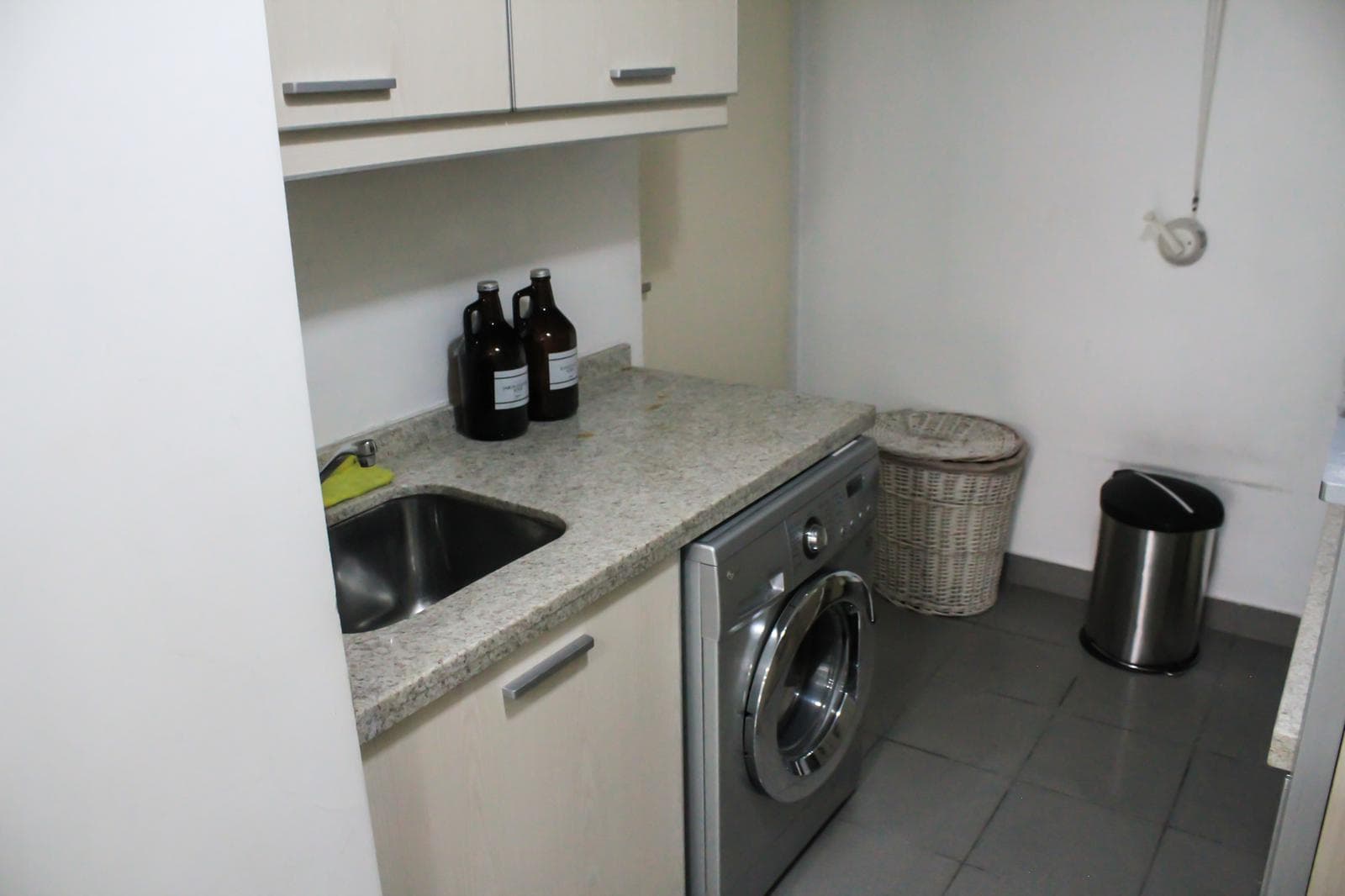 Departamento en Alquiler de 4 ambientes amoblado con cochera en Puerto Madero !!!Impecable estado