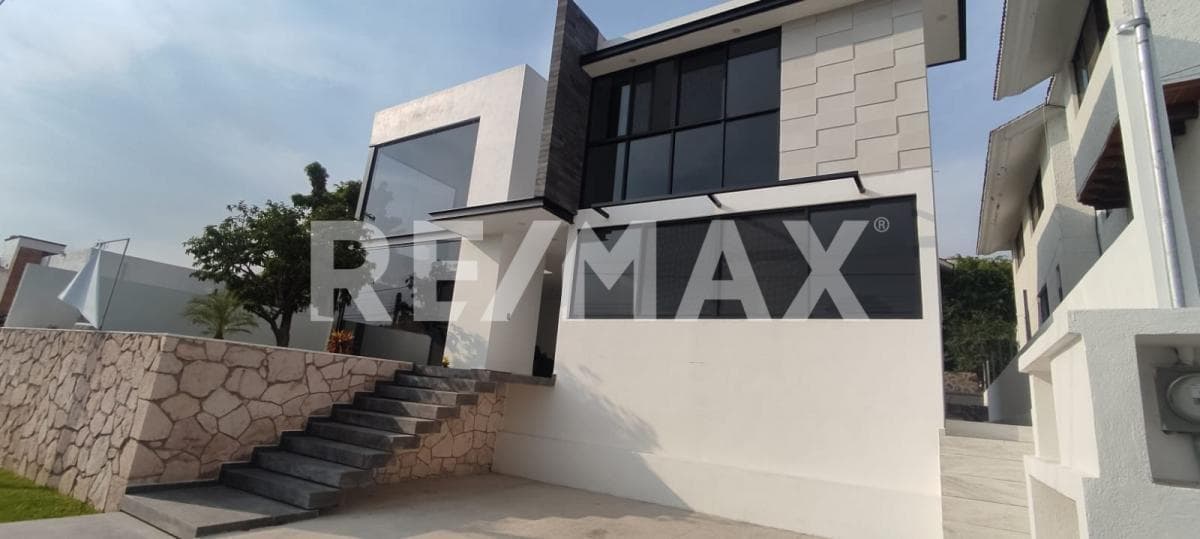 House for Sale in Morelos, Lomas de Cocoyoc Subdivision
