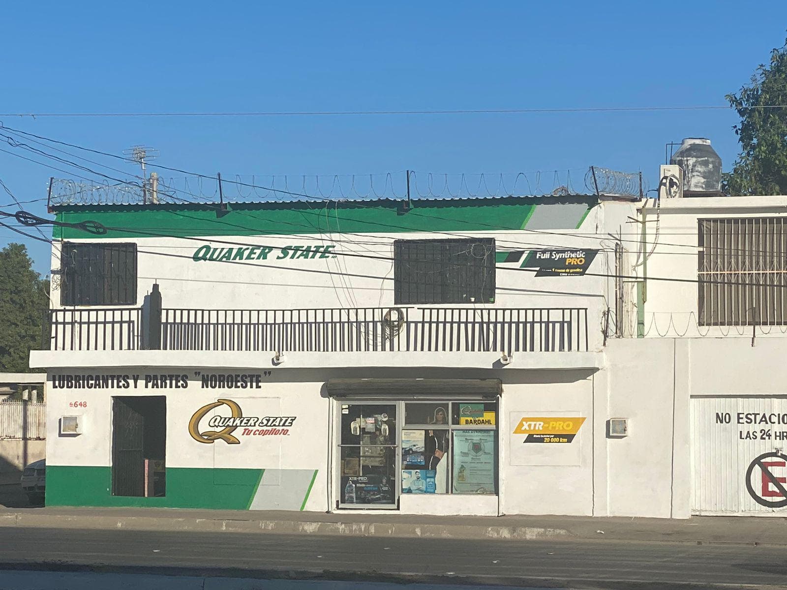 Commercial Space with a House on the Main Avenue near Solidaridad Boulevard