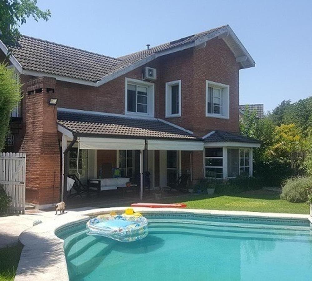 Excellent house.