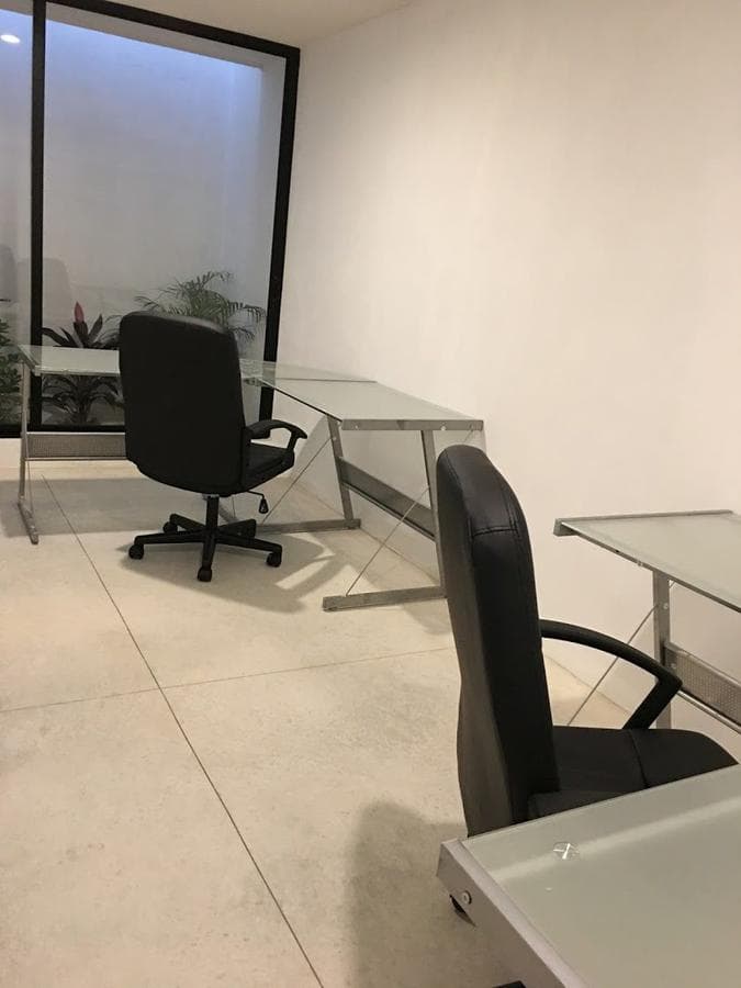 Furnished Office for Rent in Col. México near Prolongación Montejo, Mérida.