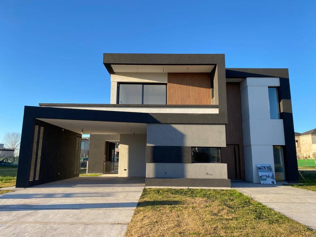 5-ROOM HOUSE FOR SALE IN THE EL REBENQUE NEIGHBORHOOD, CANNING