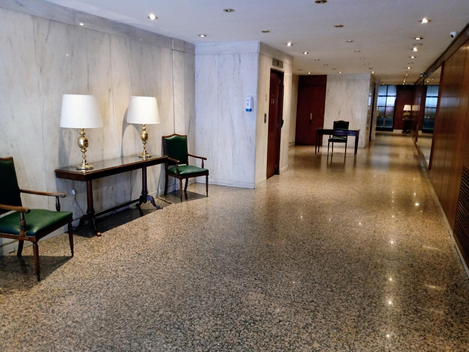 Apartment for Sale in Barrio Norte: 4 Rooms, Utility Room, Office, Garage
