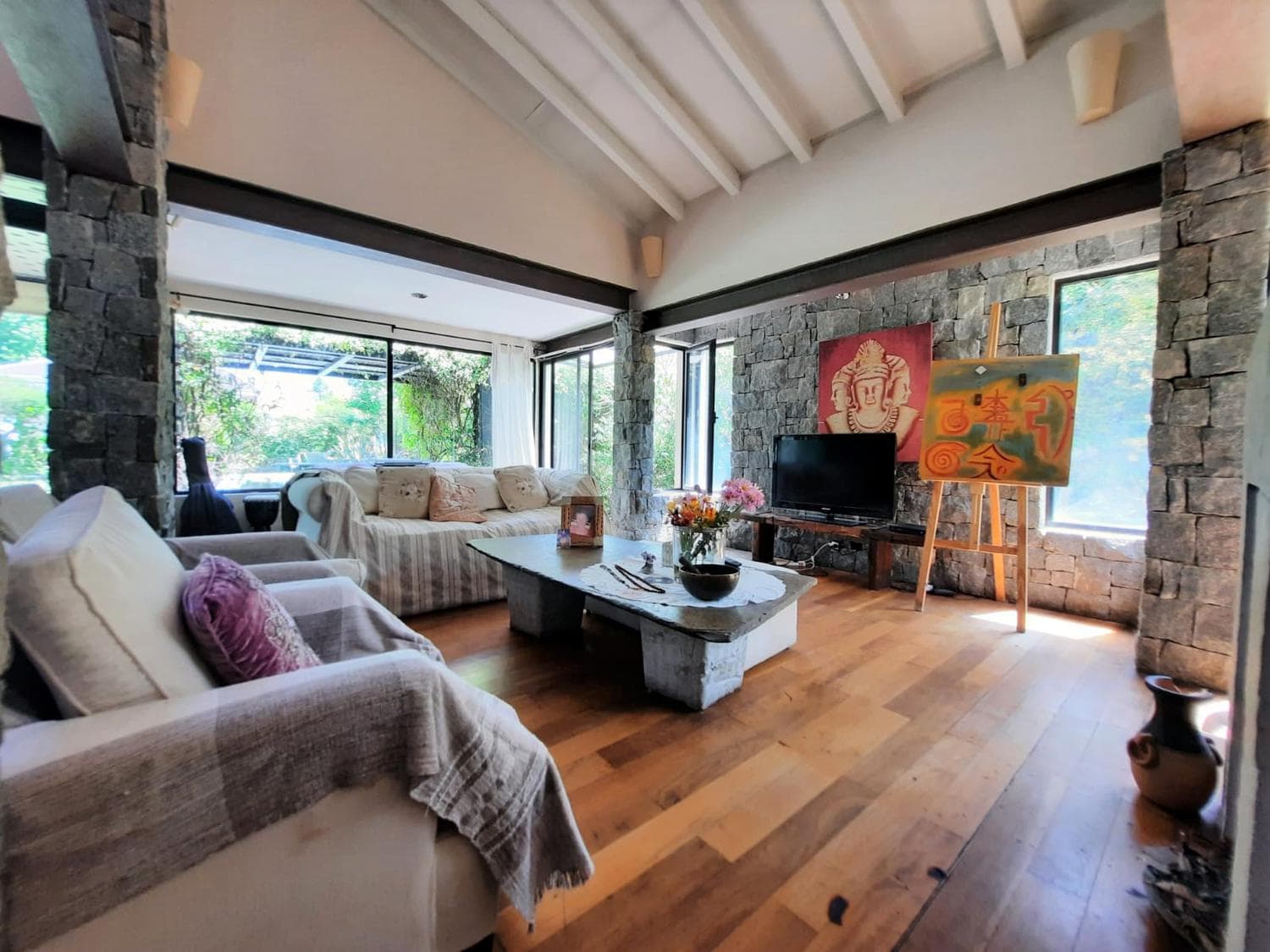 4-Bedroom House for Sale with a Pool in La Lomada