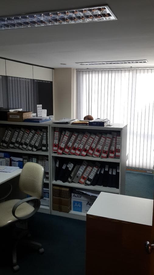 Oficina en venta impecable estado en Microcentro. Luminosa, espaciosa. Excelente ubicación.