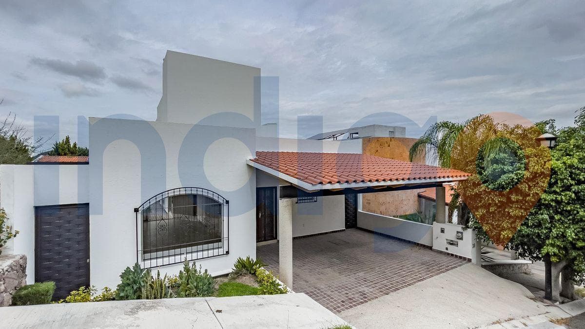 House for Sale in Hacienda Real Tejeda, Corregidora (Master Bedroom on the Ground Floor)