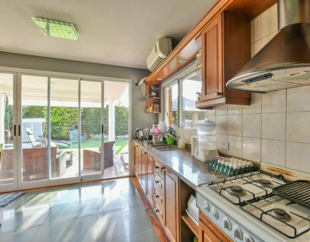 House in Fisherton