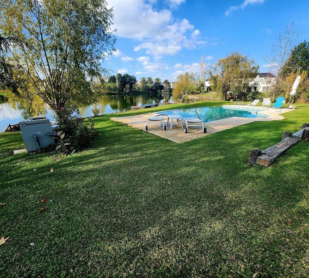 Lakefront House for Rent in Los Castores, Nordelta, Tigre