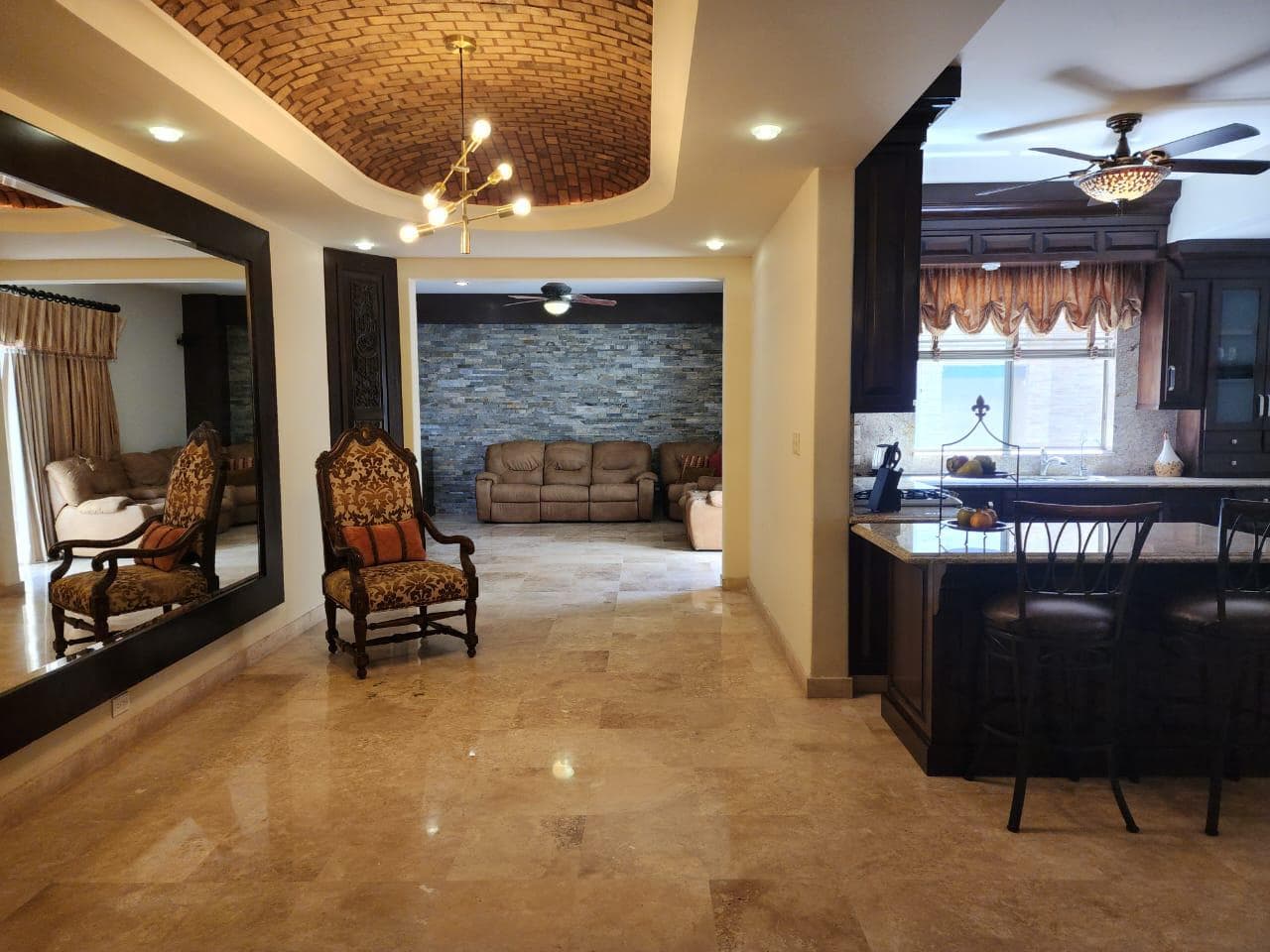 House for Rent in Compostela Residencial