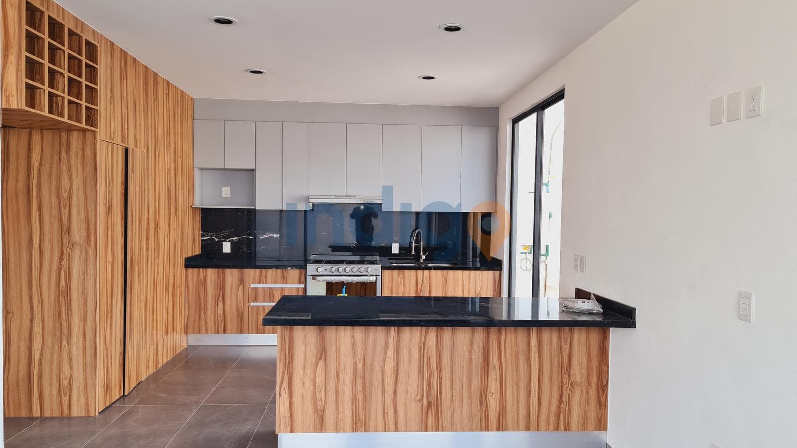 House for Sale in Ciudad Maderas in the Taray Royal Club Condominium