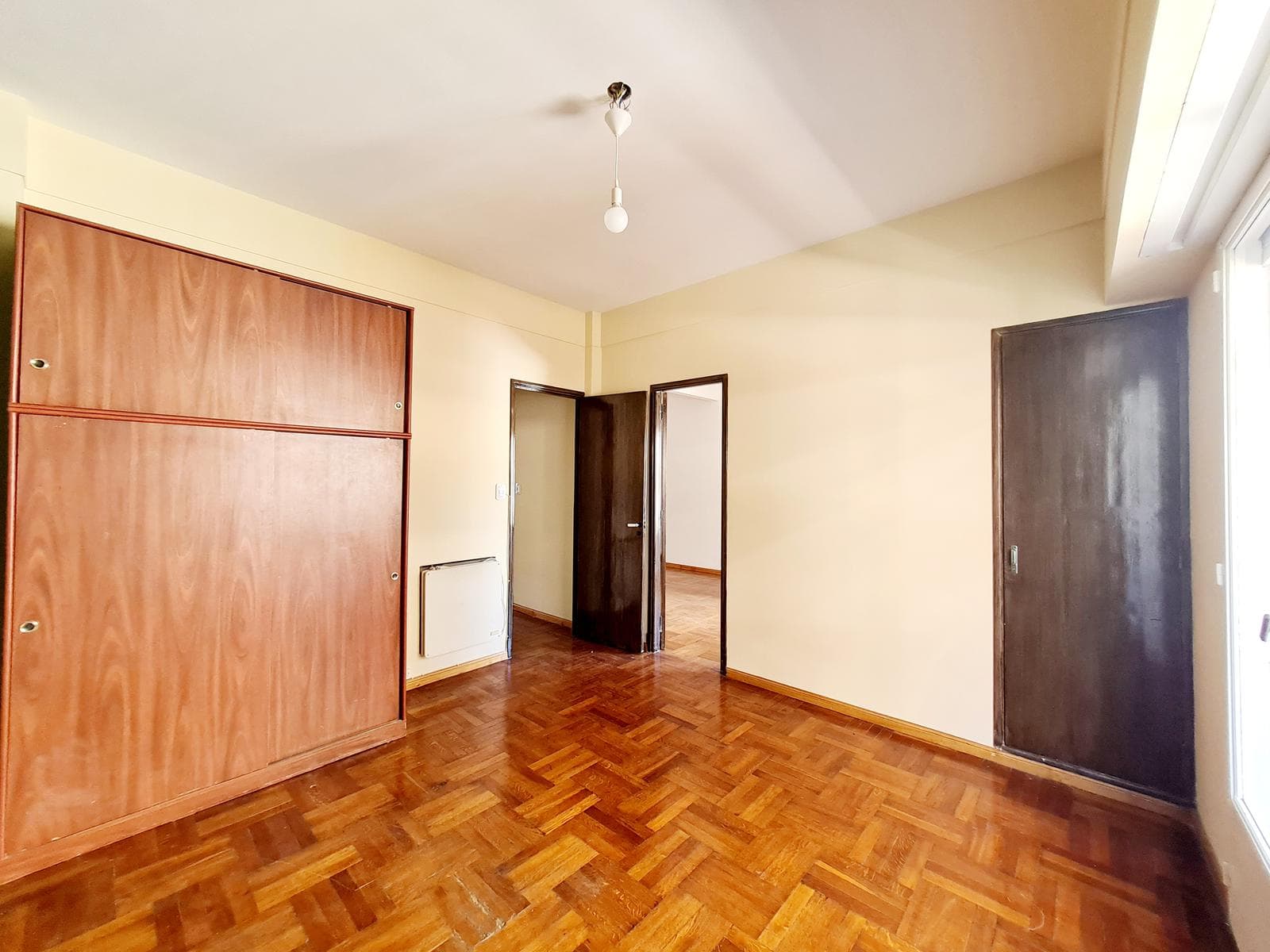 Departamento de 3 Ambientes en Venta - Balcón - Tribunales