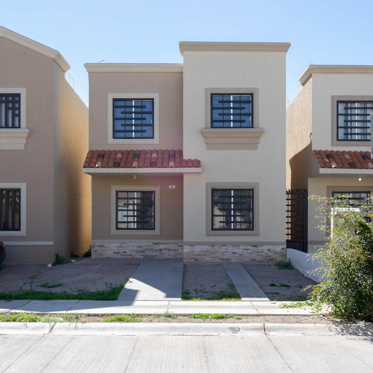 Two-story house for rent in Stanza Torralba.