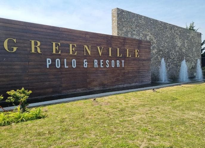 PERIMETER LOT FOR SALE IN GREENVILLE. FINANCING AVAILABLE.