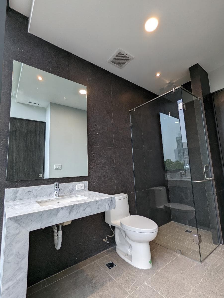 HOUSE FOR SALE IN MIRAVALLE