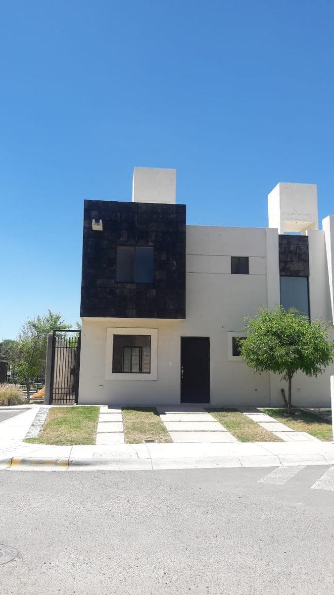 HOUSE FOR RENT IN RINCONES DEL MARQUES