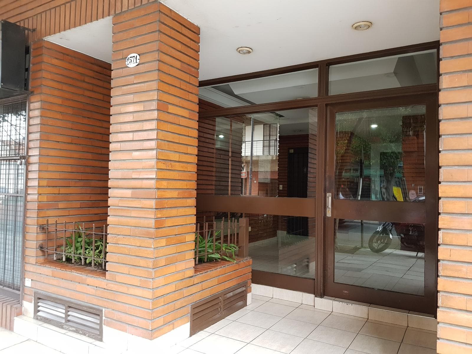 2-room apartment on the side of the building. Villa Urquiza
