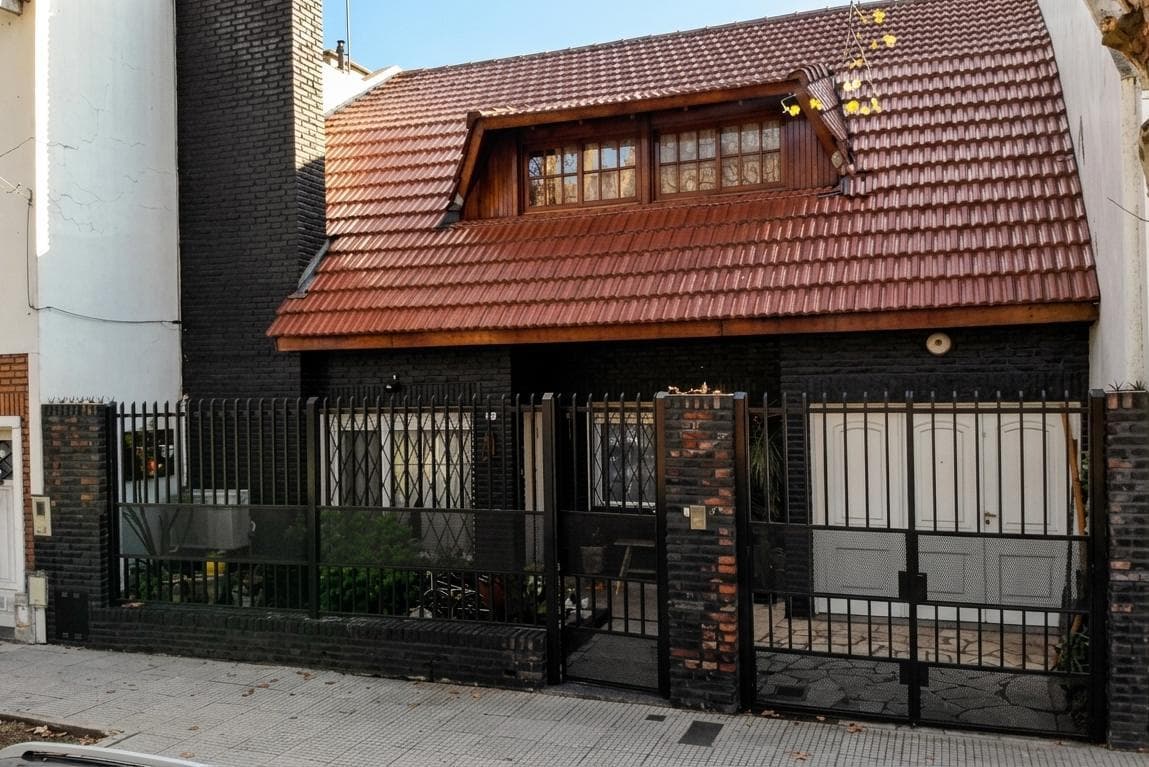 Venta Casa 5 ambientes APTO CRÉDITO en Versalles