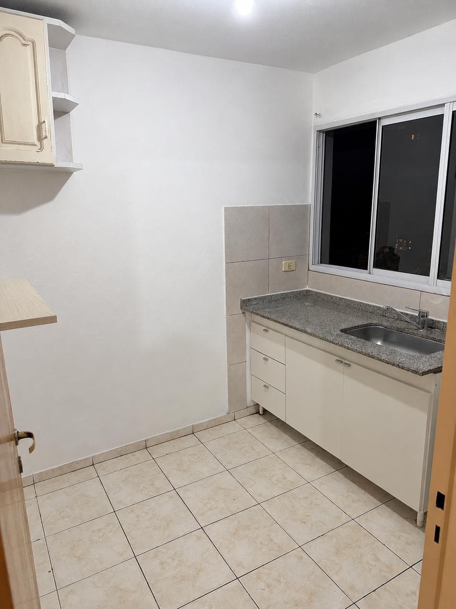 2-bedroom apartment for rent, 3rd floor with elevator — Alberdi