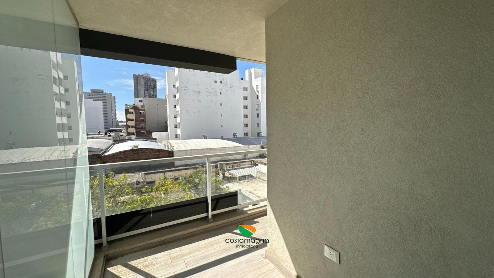2-Bedroom Apartment on General Paz with a Balcony and Patio