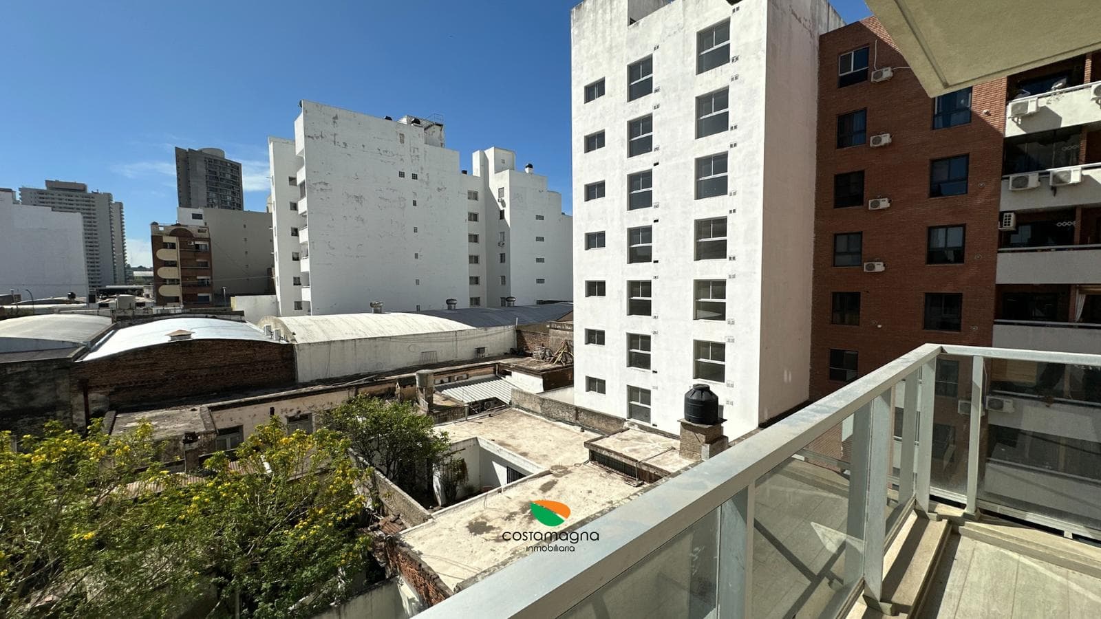 2-Bedroom Apartment on General Paz with a Balcony and Patio