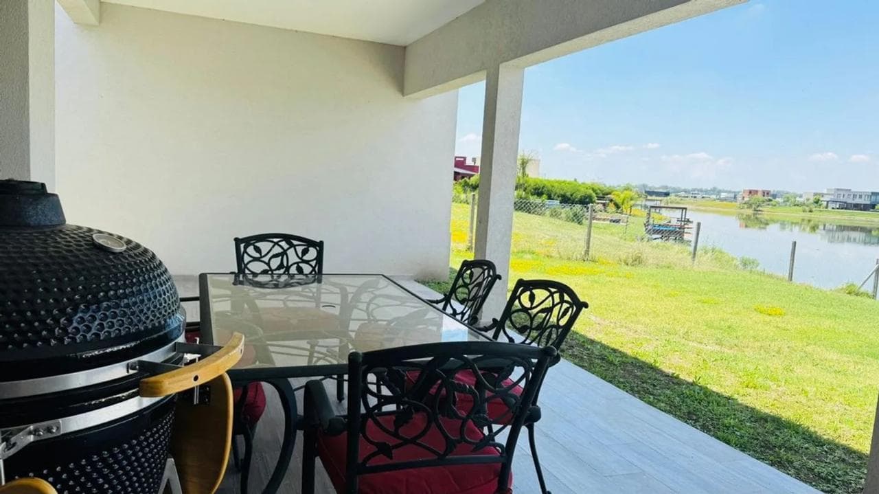 HOUSE FOR SALE IN LA LAGUNA, SAN SEBASTIAN