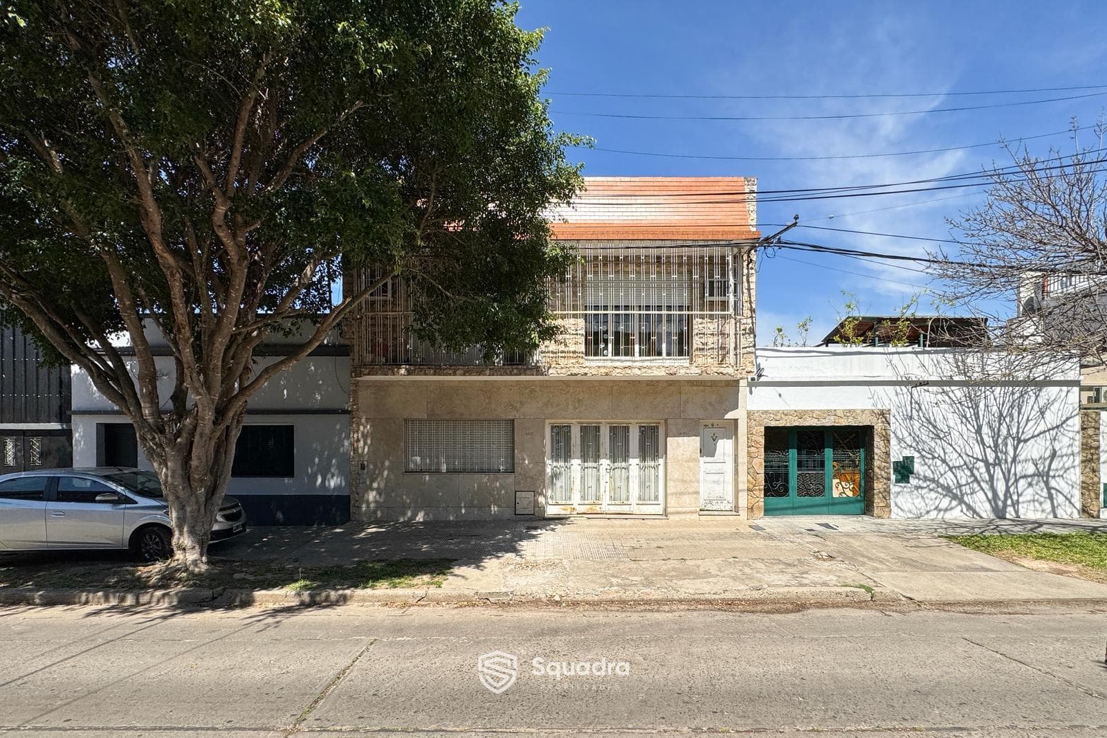 VENTA - Casa 4 dormitorios, patio terraza y parrillero - Jorge Cura, Rosario