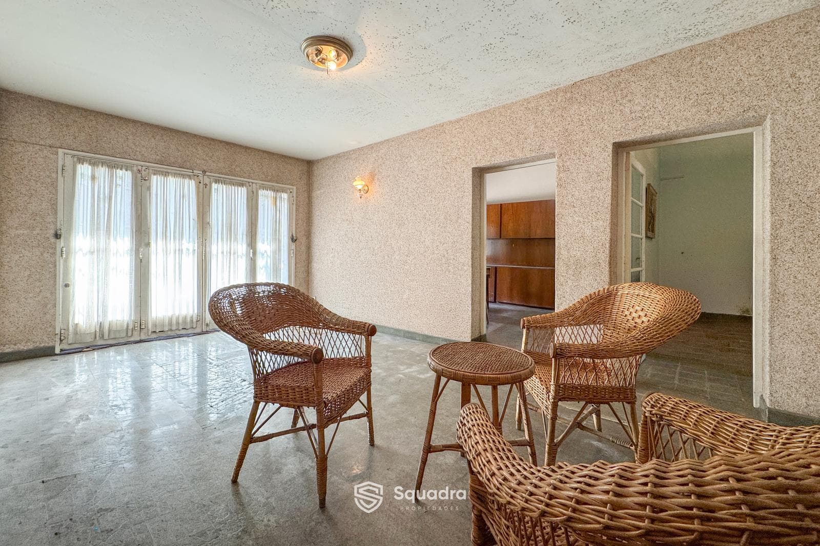 VENTA - Casa 4 dormitorios, patio terraza y parrillero - Jorge Cura, Rosario
