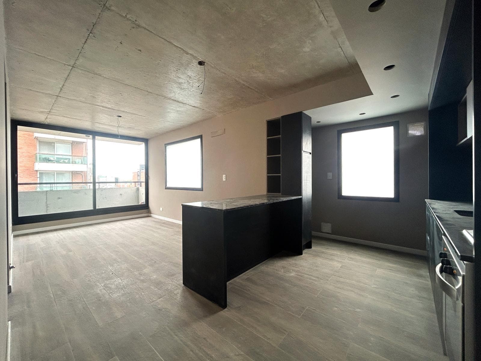 FOR SALE: 1-Bedroom Apartment with Balcony in Abasto - Corner of Cerrito and Paraguay