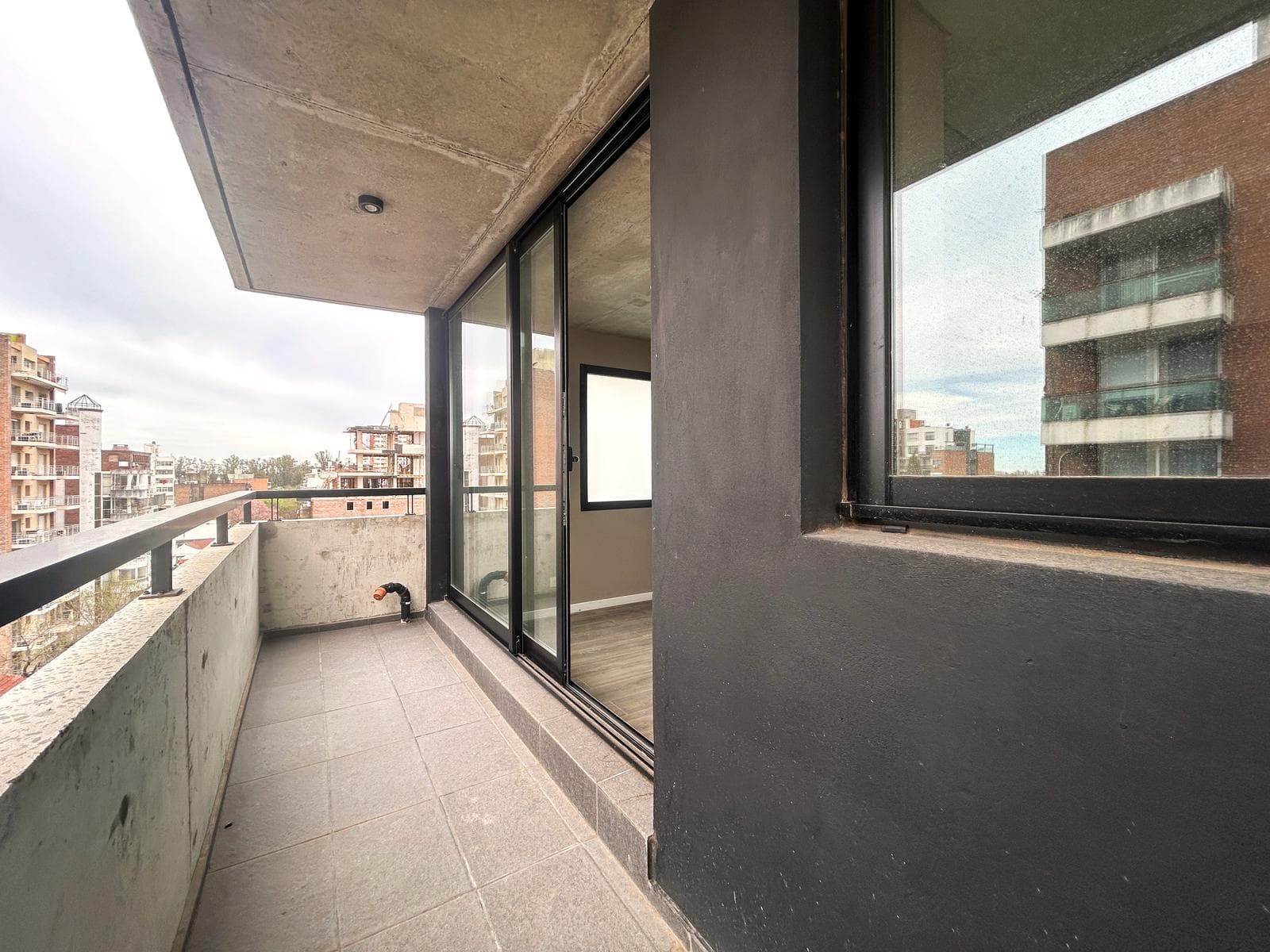 FOR SALE: 1-Bedroom Apartment with Balcony in Abasto - Corner of Cerrito and Paraguay