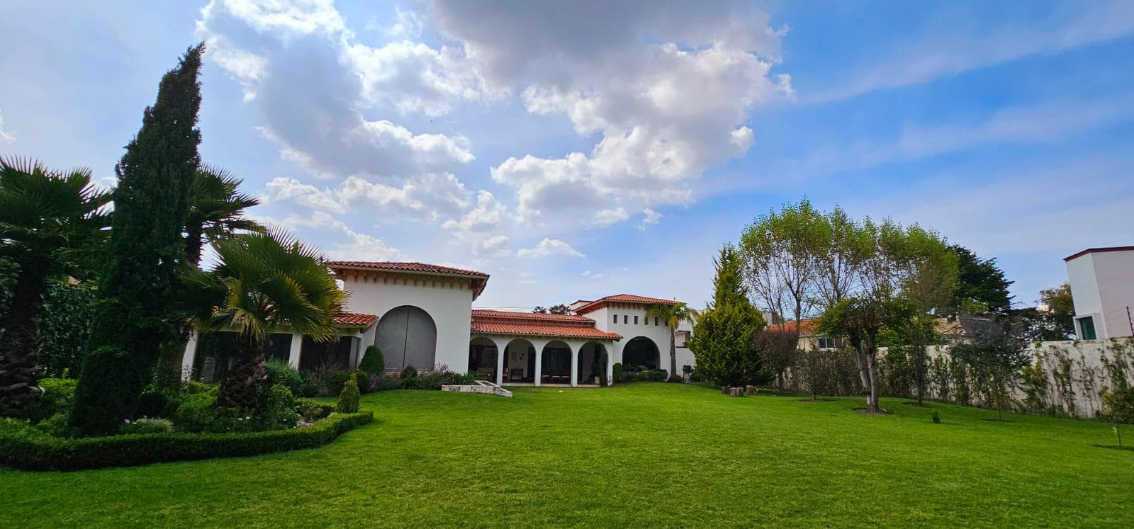 ONE-BEDROOM APARTMENT FOR SALE AT THE SAN CARLOS METEPEC GOLF CLUB