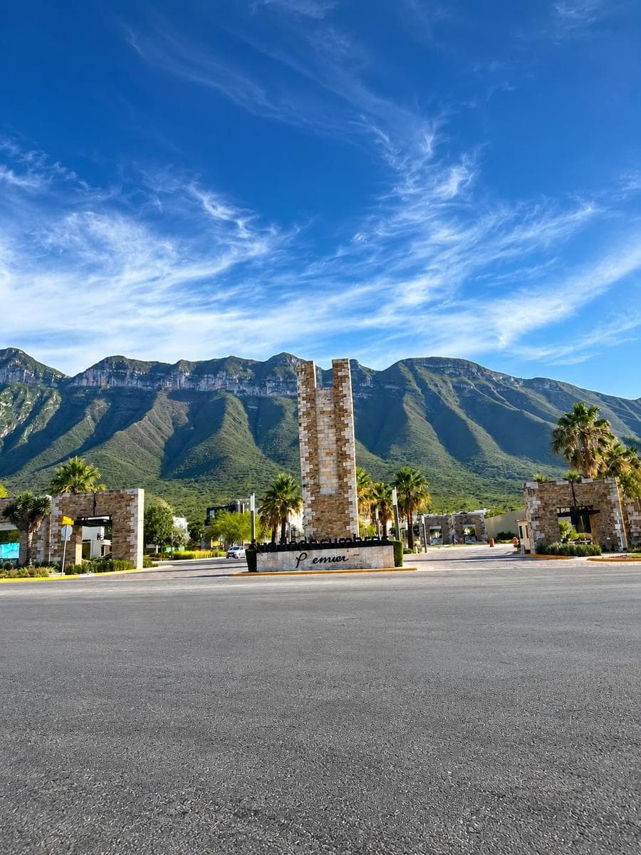 FULLY FURNISHED HOUSE FOR SALE IN VALLE DE CUMBRES, PICACHO-GARCIA PREMIER SECTOR