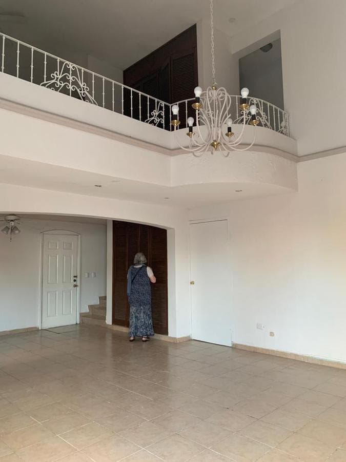 Apartment - Los Doctores