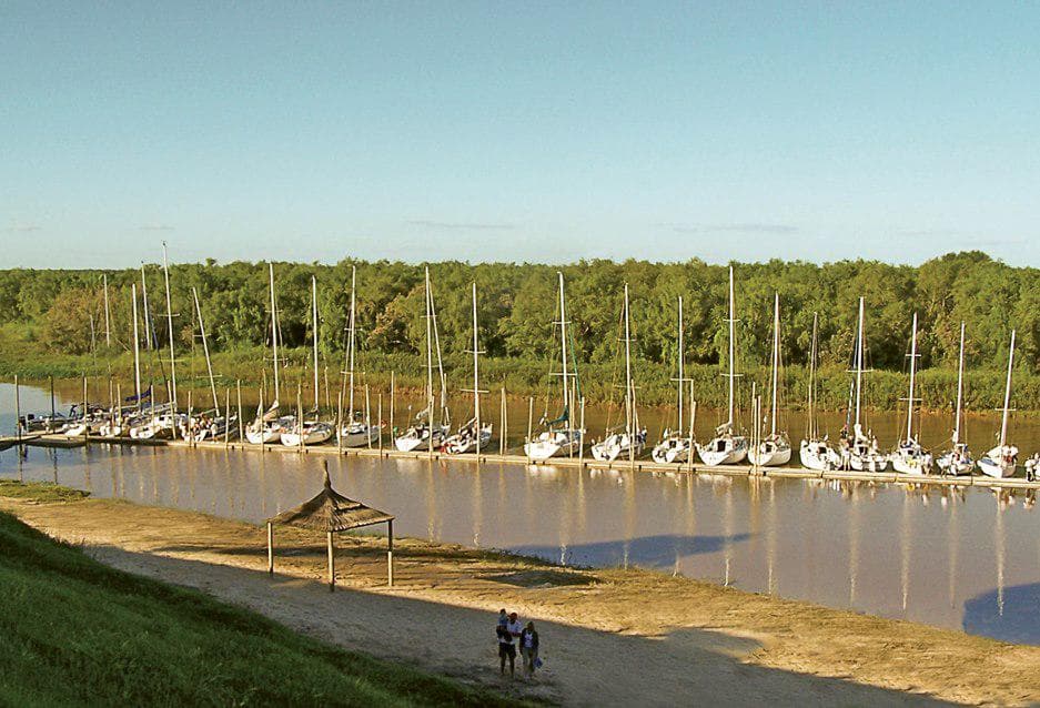 Lot in General Lagos - River - Tennis - Clubhouse
