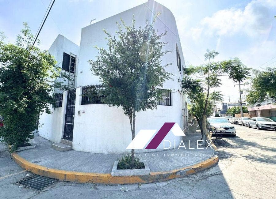 House for SALE - Constituyentes de Querétaro in SAN NICOLAS DE LOS GARZA, 240 m²