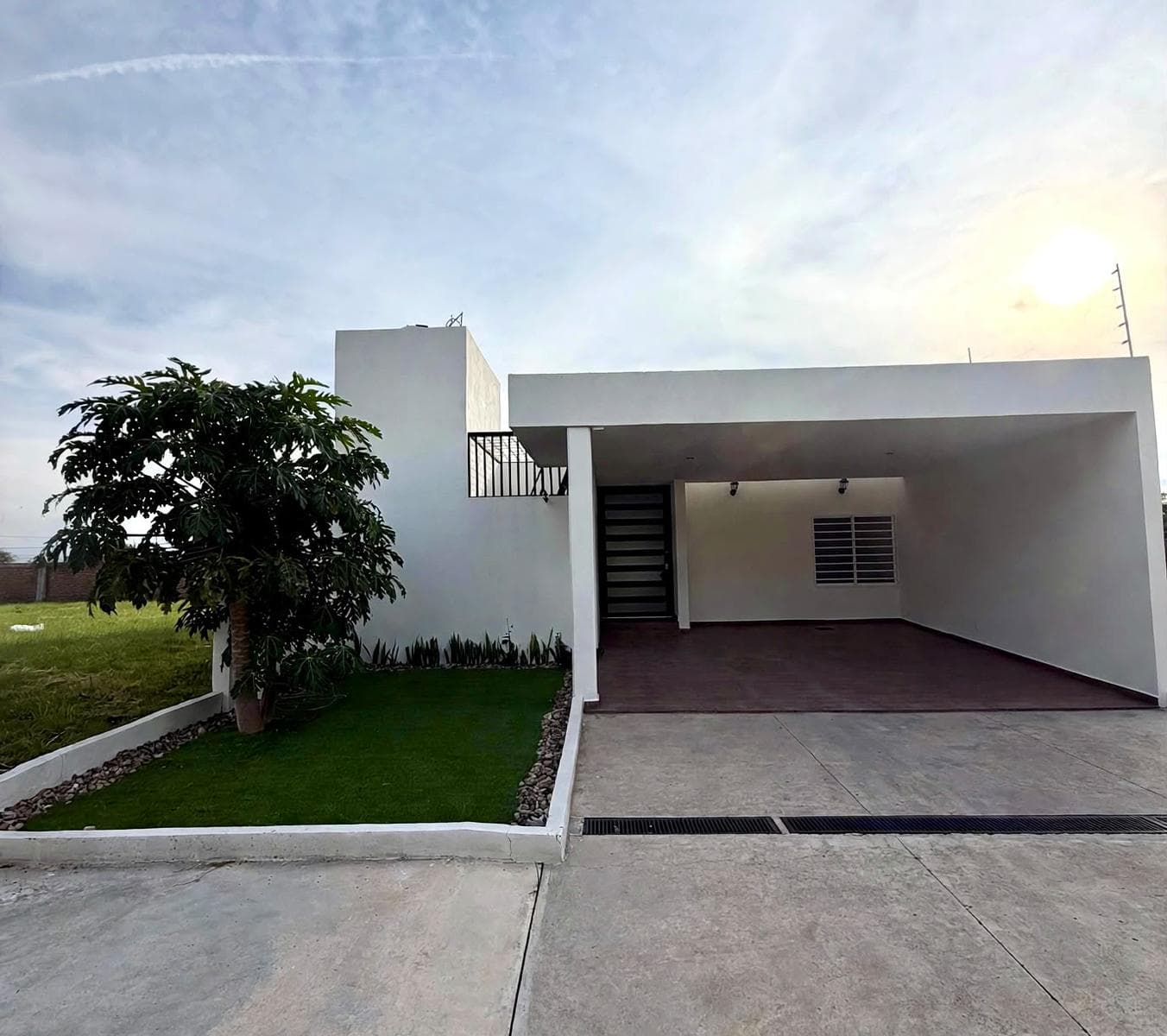 Single-Story House at Los Naranjos Golf Club