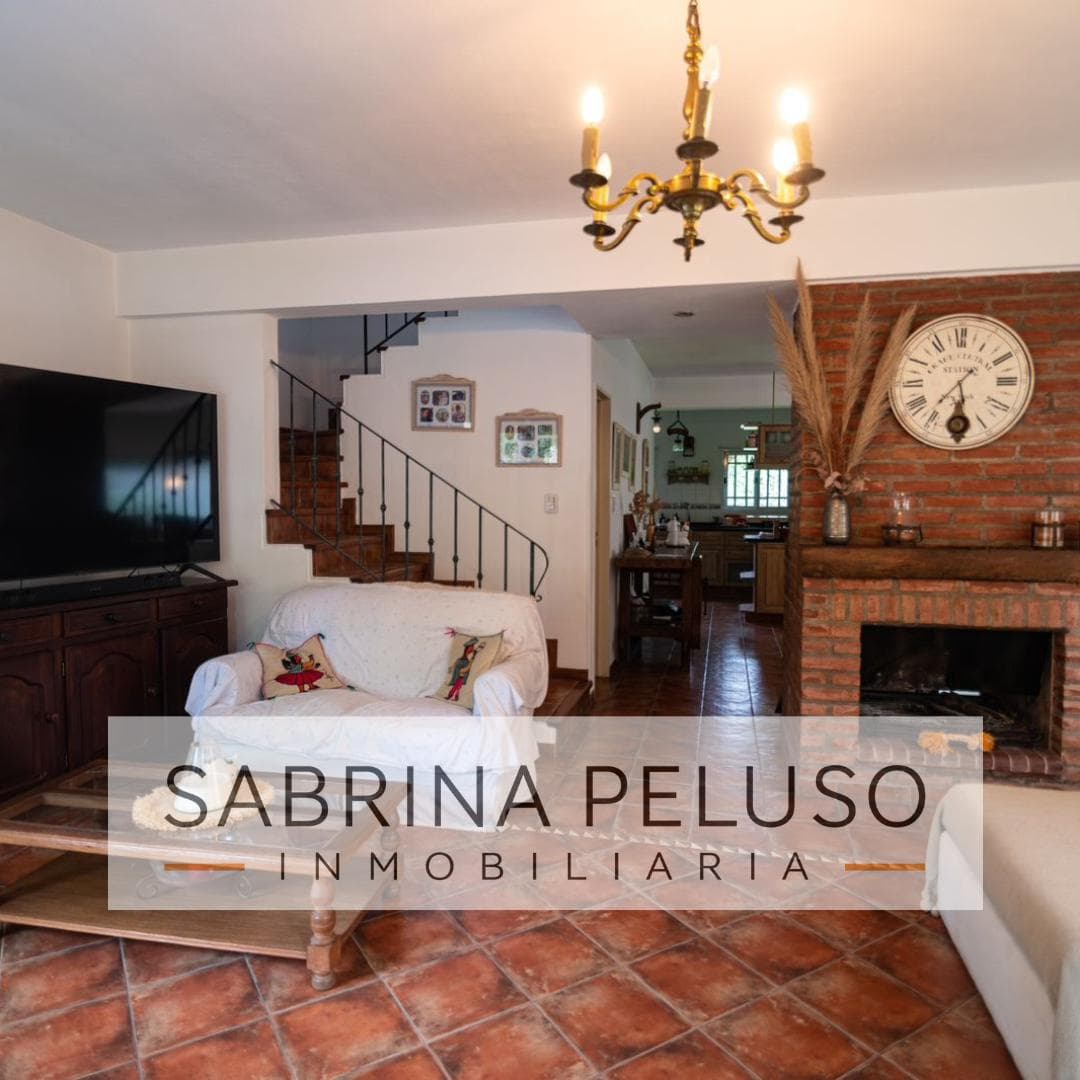 HOUSE FOR SALE IN THE EL CASCO MORENO NEIGHBORHOOD