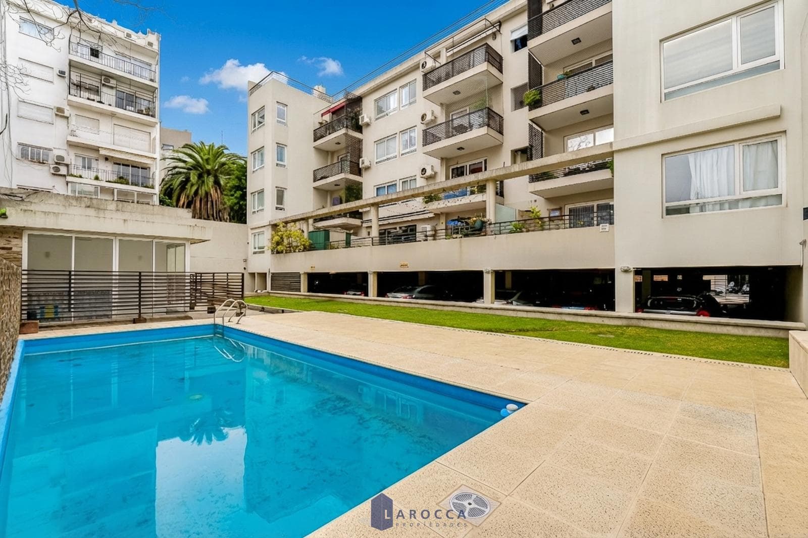 APARTMENT - FOR SALE - COLEGIALES - 3 ROOMS - BALCONY - GARAGE - SWIMMING POOL