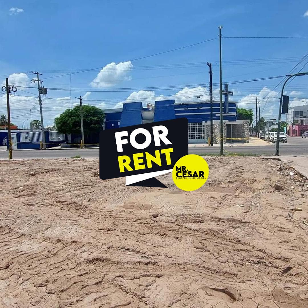Land for rent at the corner of Revolución and Nuevo León streets in Colonia Centro