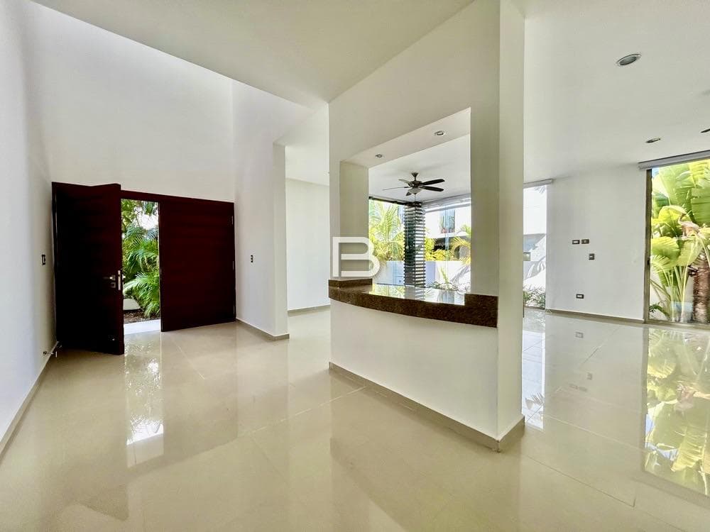 Isla Dorada: House for Sale—We Accept Mortgages