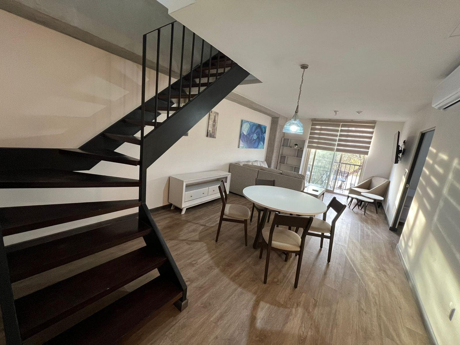 Two-story furnished apartment in Torre Hexus