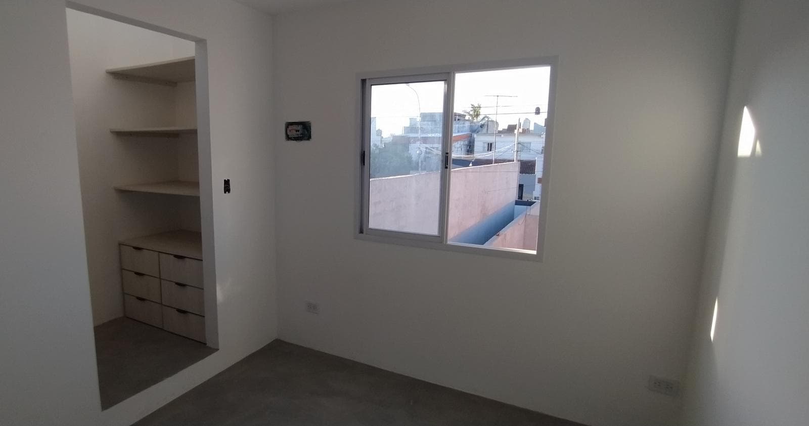 BRAND-NEW house-style apartment in PA, with a hallway entrance - REMEDIOS DE ESCALADA