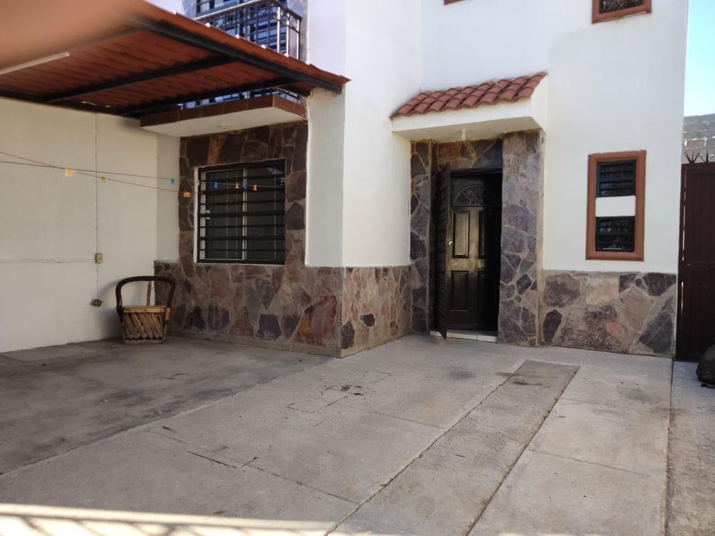 House for Sale in Las Lomas