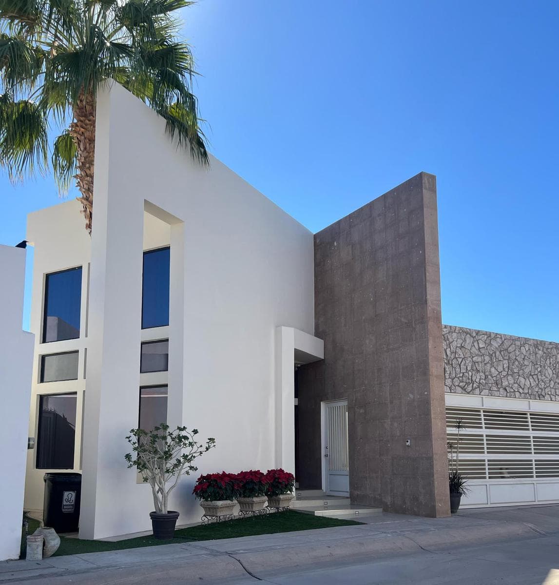 House for Sale in Los Santos Residencial