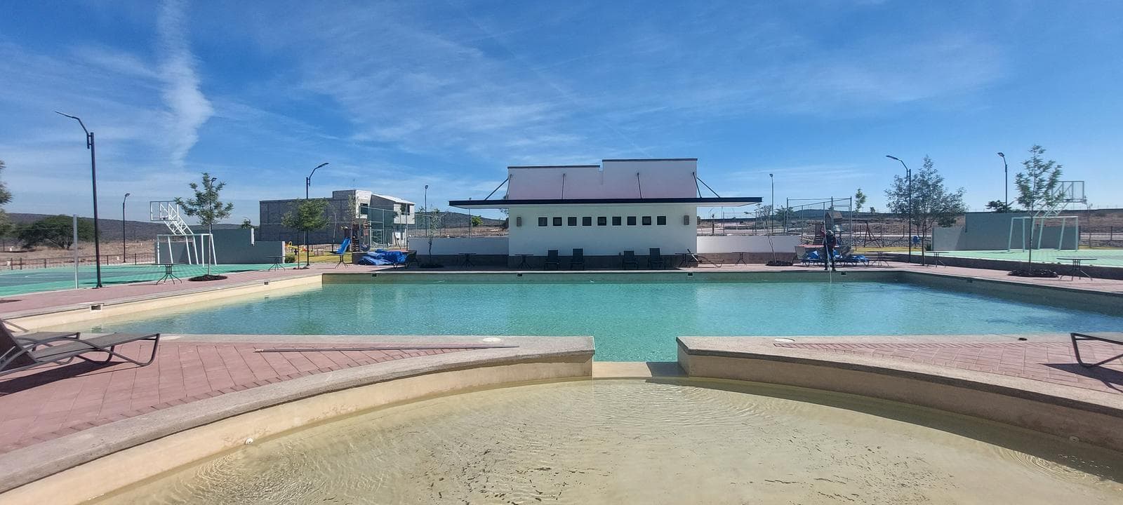 Lot in a gated community with amenities, 20 minutes from downtown Querétaro