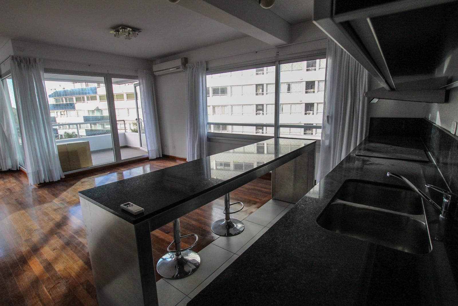 3-room office for rent with a garage—bright and spacious—in Zencity!!!!