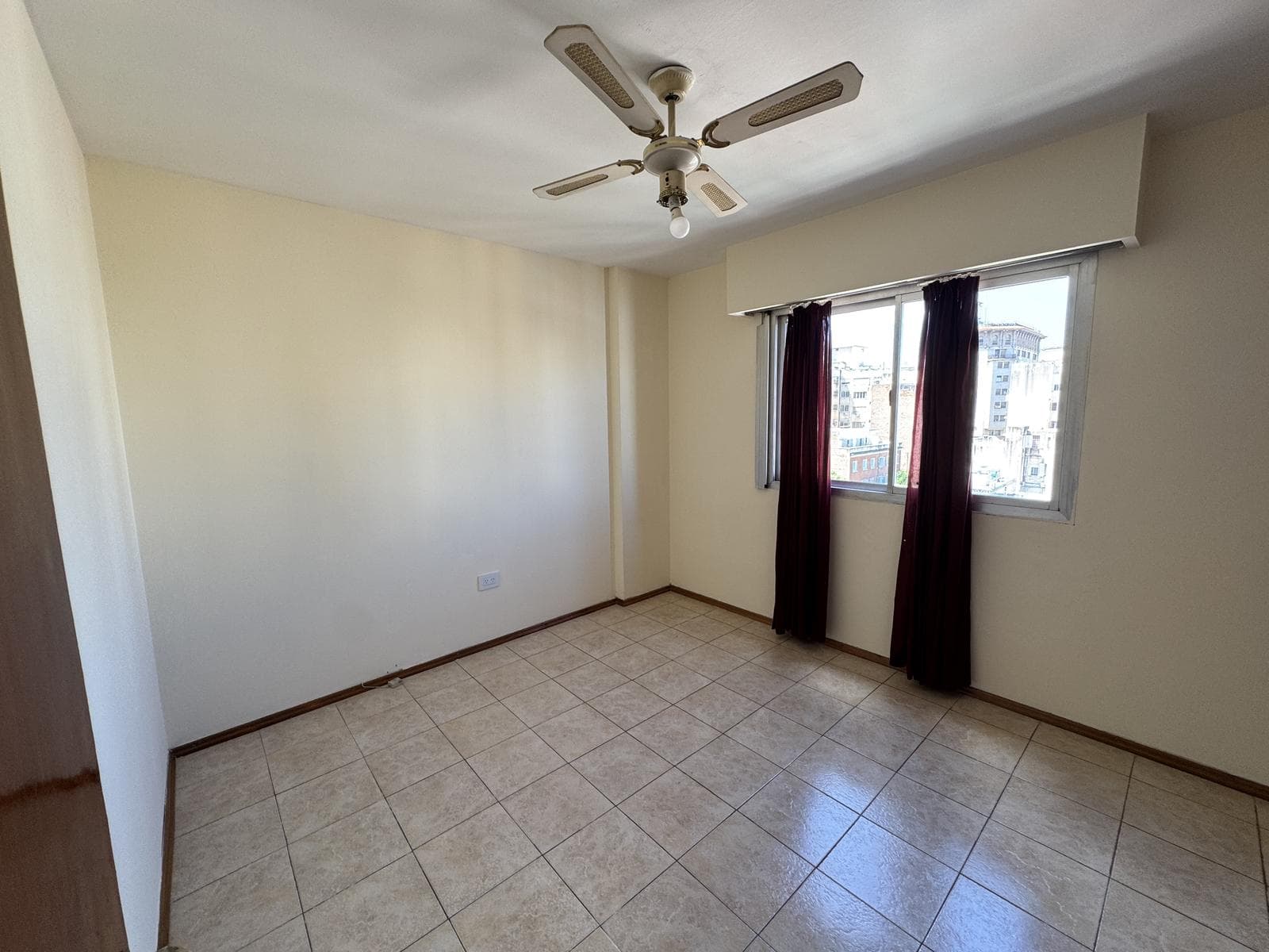 1-BEDROOM APARTMENT FOR SALE IN DOWNTOWN