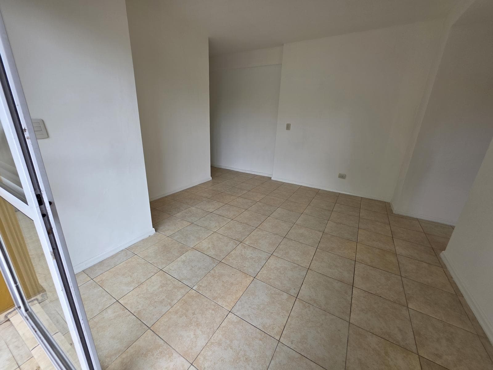 Rafaela 4300: Immaculate 2-bedroom apartment for rent, with a front-facing balcony
