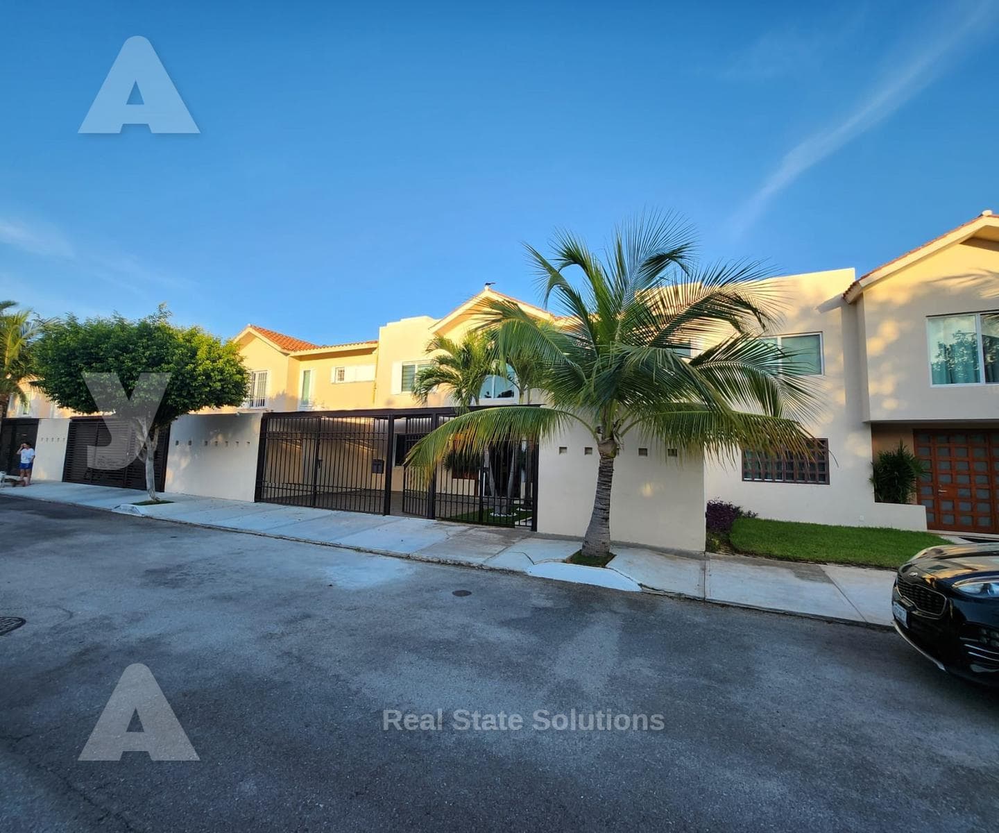 House for Sale, 4 Bedrooms, 2 Stories, La Vista, El Table, C