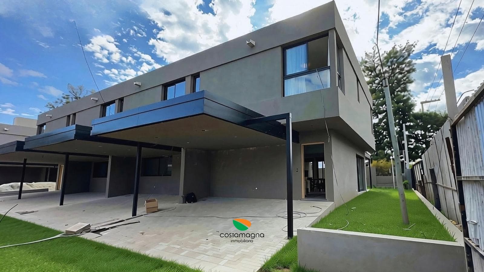 2-Bedroom Duplex in the Villa San Isidro Neighborhood