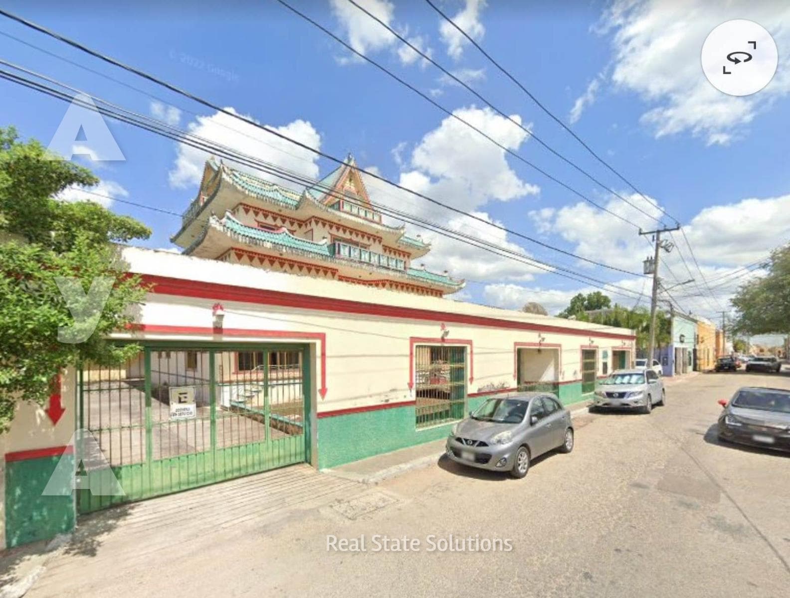 House for Sale, ORIGINAL CHINESE STYLE, 5 Bedrooms, Pool, Basketball Court, Valladolid, Yucatán